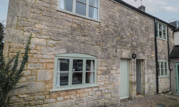 Stroud Cottage | DOUBLE ROOM, pet friendly in Stroud