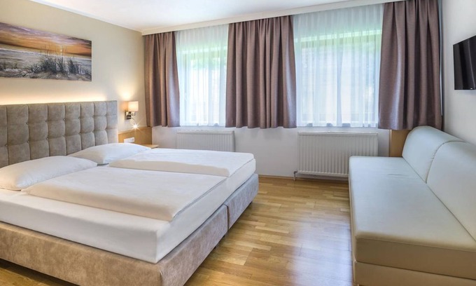 Hinterstoder House | Double room, shower, WC with half board - Landhotel Gressenbauer