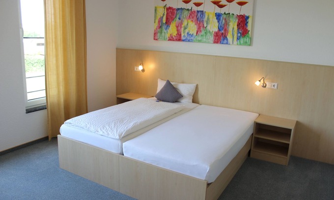 Lehrensteinsfeld Apartment | Double room without balcony - Gästehaus Zum Wolffenturm