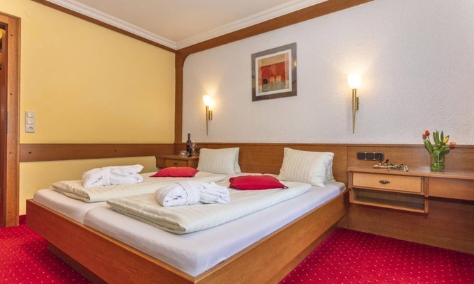 Werfenweng Apartment | Double room with bath, WC - NEW from winter: Alpenhof Aparthotel Werfenweng