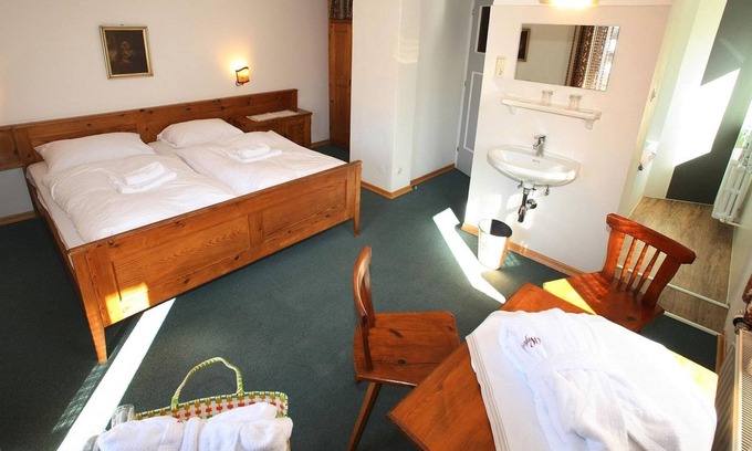 Bruck an der Grossglocknerstrasse Other | Double Room with Shower - Alpenblick, Gästehaus