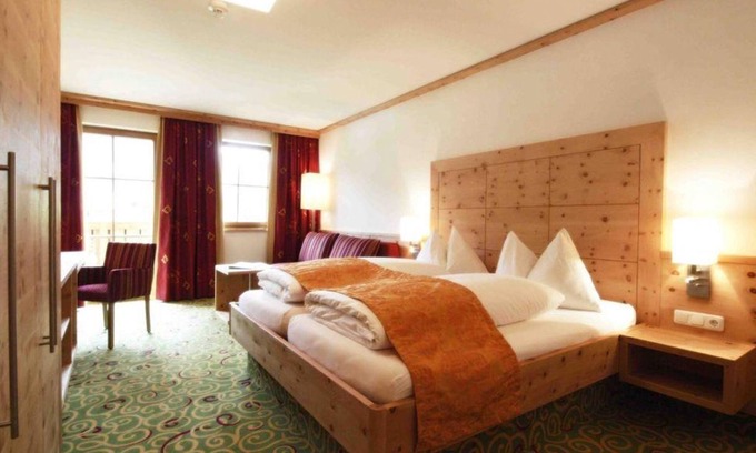 Grossarl House | Double room Zirbe - Berghotel Alpenklang