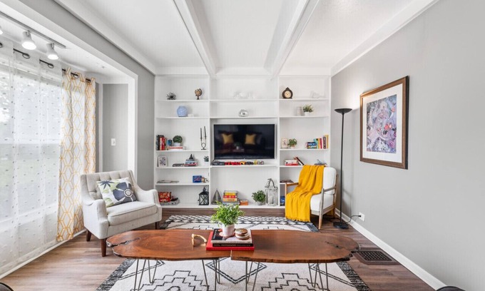 Kamm's Corners Apartment | Double the Space for Large Groups! Entire Duplex!