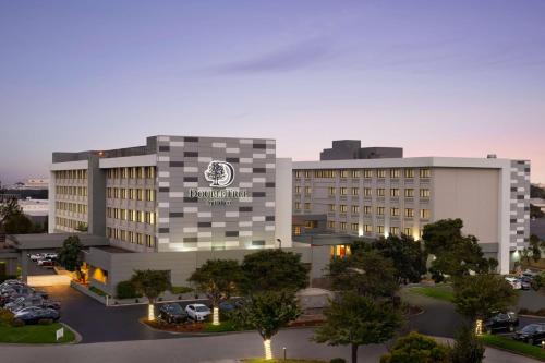 South San Francisco Hotel | DoubleTree by Hilton San Francisco South Airport Blvd