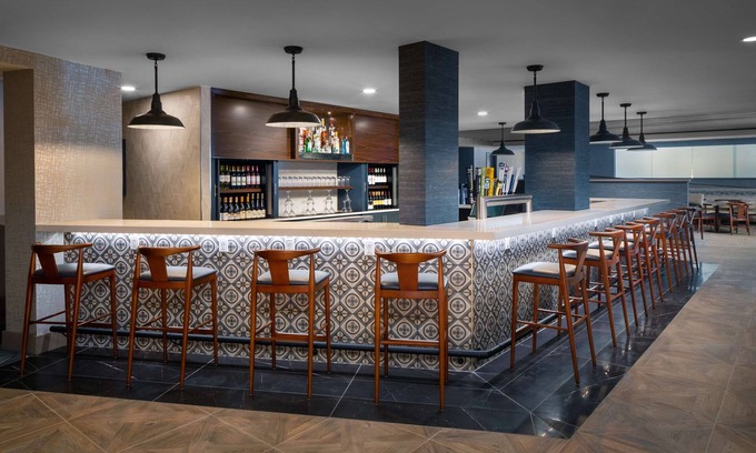 Thurston Hotel | DoubleTree by Hilton Ann Arbor North