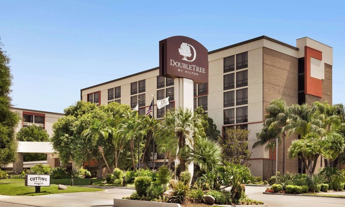 San Bernardino Hotel | DoubleTree by Hilton Hotel San Bernardino