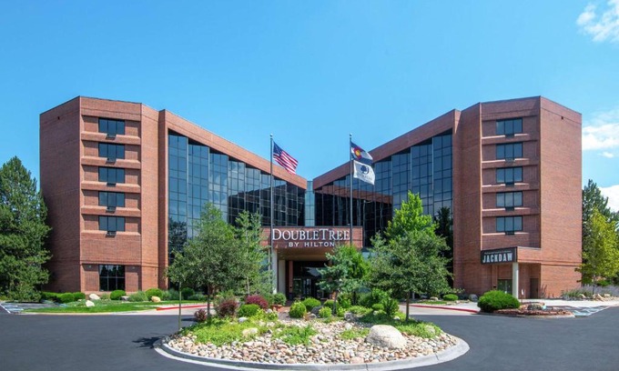 Aurora Hotel | DoubleTree by Hilton Hotel Denver - Aurora
