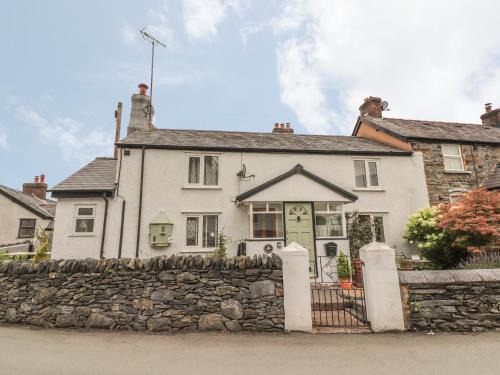 Llanfair Talhaiarn House | Dove Cottage