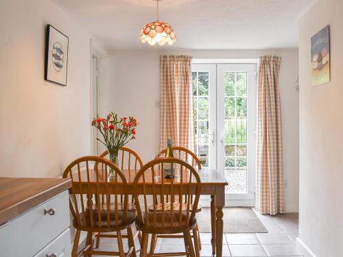 Callington House | Dove Cottage