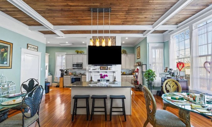 Anderson Apartment | Downtown Anderson Stay | Queen Bed + Event Space