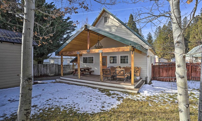 McCloud Cabin | Downtown Cabin < 10 Miles to Mt Shasta Ski Park!