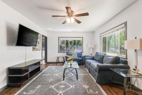 Chico House | Downtown Dream Casa Near Chico State, Private Yard