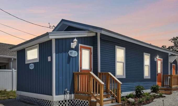 Dunedin House | Downtown Dunedin Hideaway