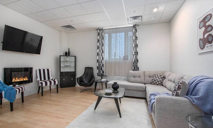 Saint Joseph Condo | Downtown Duo | Wineries | Rooftop Deck | 2 Condos