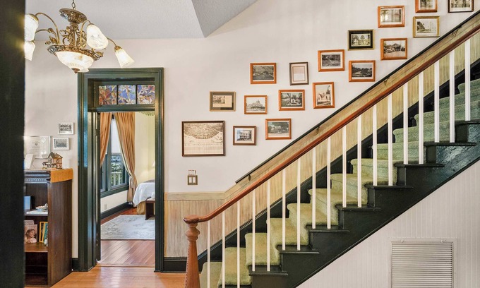 Green Cove Springs House | Downtown Historic Victorian, Steps to Clay Theatre