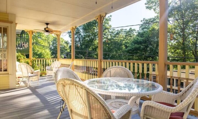 Eureka Springs Historic District House | Downtown House w/Parking! On Spring St, Sleeps 6!