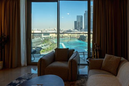 Downtown Dubai Apartment | Downtown Luxury - Magnificent Burj Khalifa & Fountain Views - Walking Distance to Dubai Mall