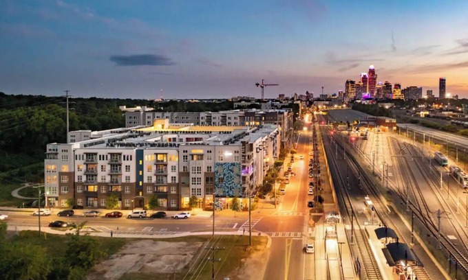 Optimist Park Apartment | Downtown luxury unit. Coffee station!