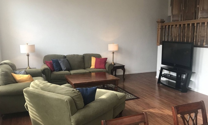 Downtown Apartment | Downtown Prairie du Chien Loft