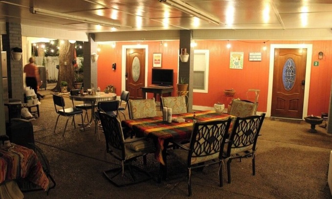 Southtown Villa | Downtown & Southtown leisure district, trendy cafe's, restaurants, bar's