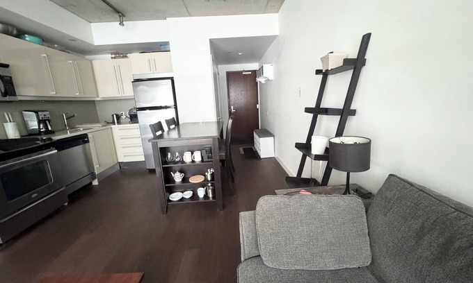 Downtown Toronto Condo | Downtown Toronto Sublet