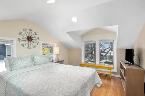 Saugatuck Apartment | Downtown View