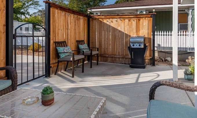 Paso Robles Cottage | Downtown Weekender-Walk To Downtown and Enjoy Everything Paso!