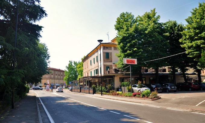 Maranello Hotel | Drake