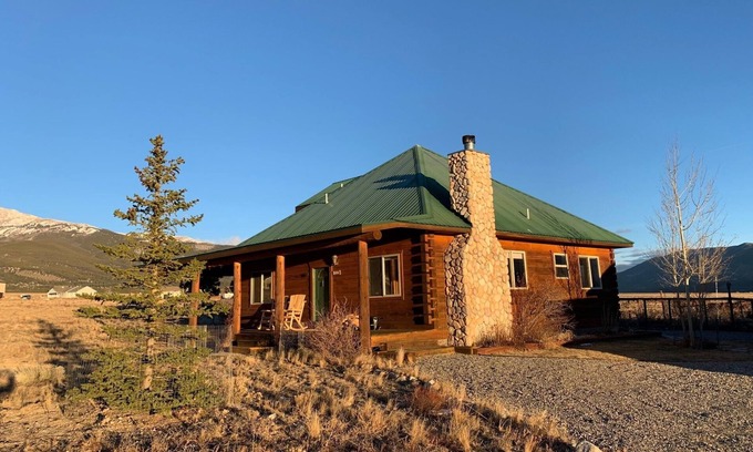 Buena Vista Cabin | Dream cabin w/stunning views near hot springs & town!