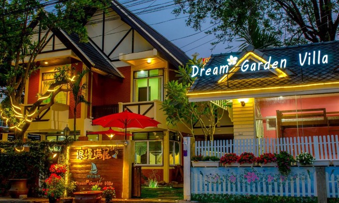 Chang Khlan House | Dream Garden Villa Hotel Night Bazaar ChiangMai