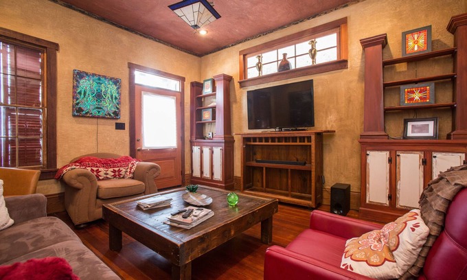 Garden District House | Dream Location! IRISH CHANNEL CHARMER