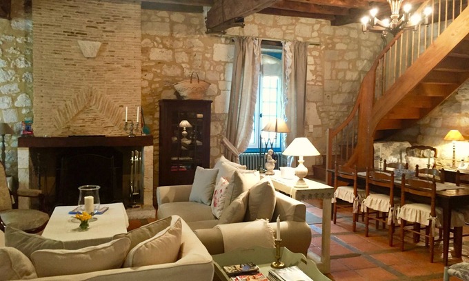 Issigeac Villa | Dream Medieval Stone Villa in Popular Market Village, ideal for Couples & Family