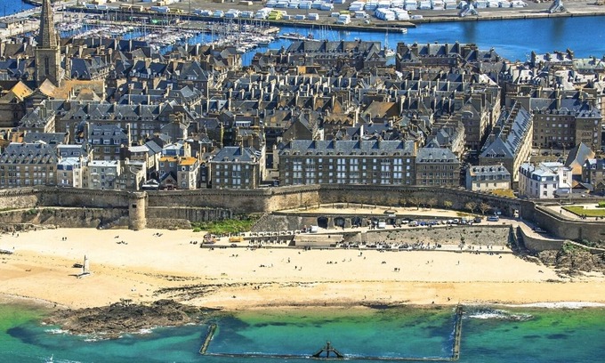 Esperance-Cottages House | Dream stay: peaceful home, Sillon beach and Intra-Muros just steps away.