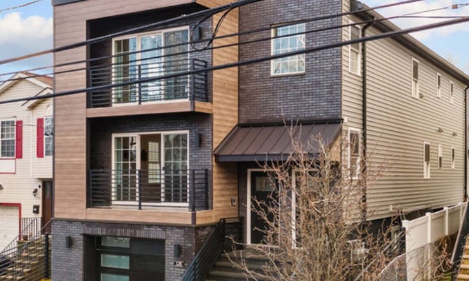 Weequahic Apartment | DREAM Unit LOCATED APPROX 5 MIN. FROM NEWARK LIBERTY INTERNATIONAL AIRPORT