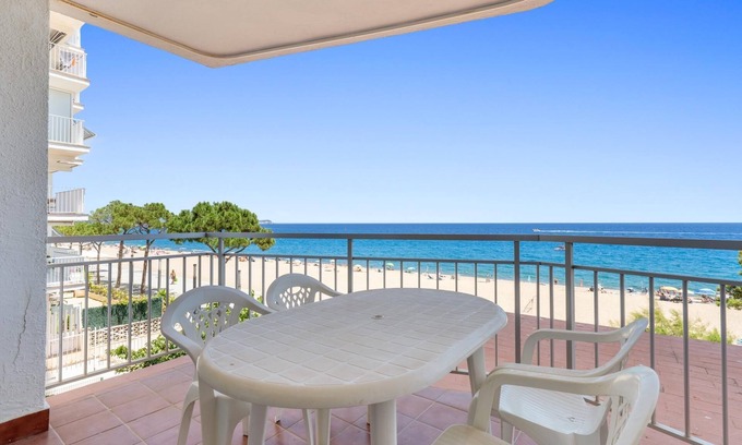 Platja d'Aro Apartment | Dream views on the sea shore of Platja d'Aro