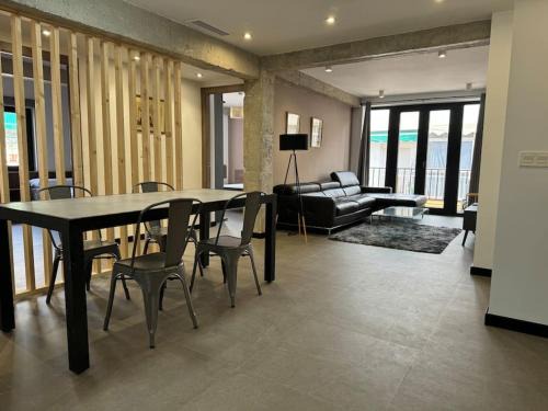 Zaidin Apartment | Dreaming Santa Clara