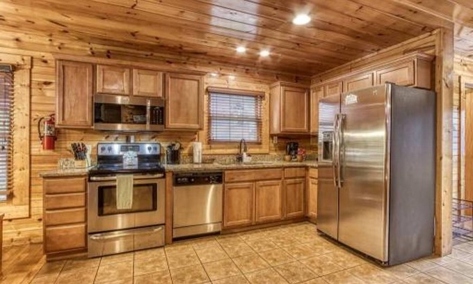 Hemlock Hills Apartment | Dreams Come True With This Luxury Cabin