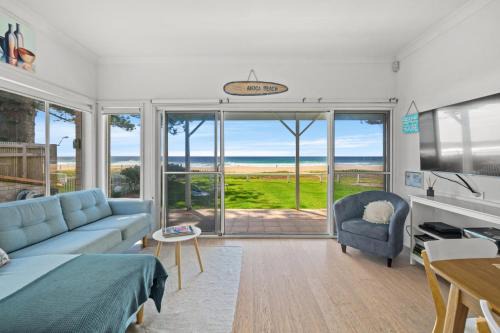 Avoca Beach Apartment | Dreamy 3-Bed Oceanfront Avoca Beach House
