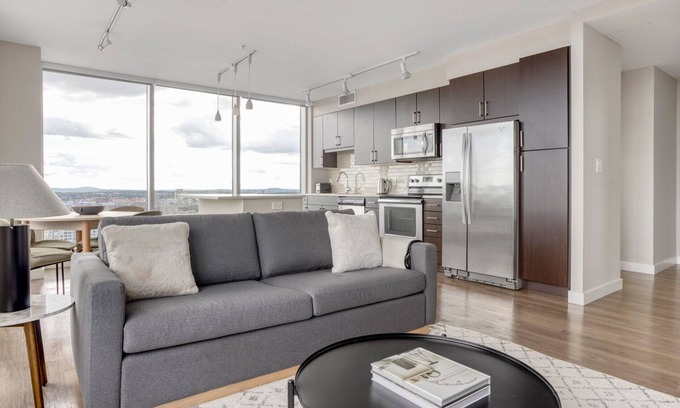 Theatre District Apartment | Dreamy Chinatown/Theater District 2BR w/Gym & W/D, nr T, by Blueground