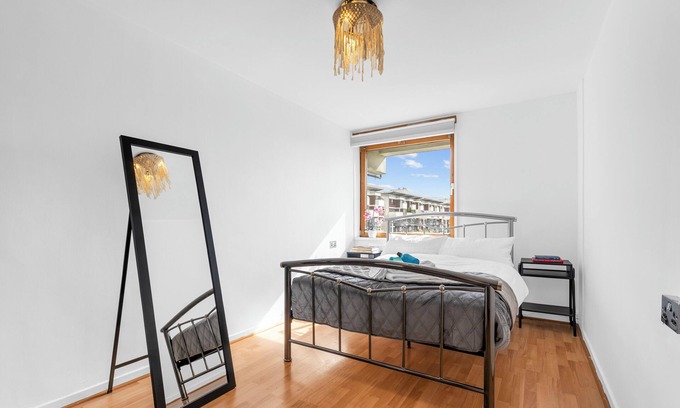 Hackney Downs Apartment | Dreamy City Views, accessible to Shoreditch/Stoke Newington/West End/Stratford