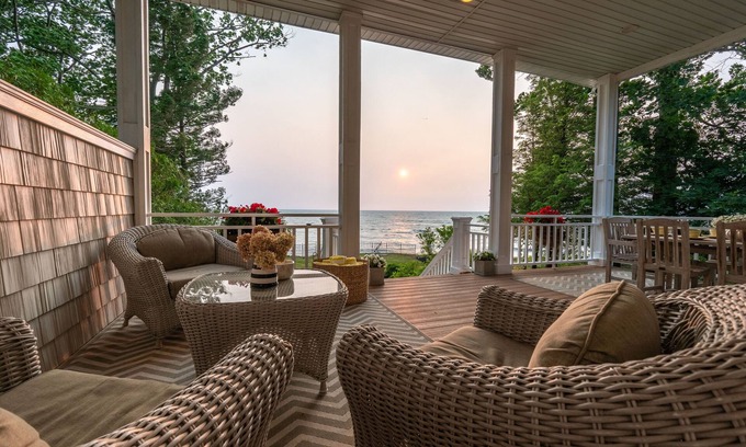 Fennville House | Dreamy Lakefront Home - Weque South