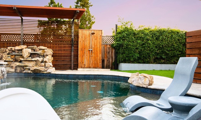 San Tomas House | Dreamy Luxe Pool Retreat - 3BR in Urban Campbell