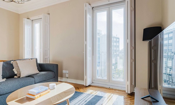 Chamberi Apartment | Dreamy Rios Rosas 3BR w/Doorman, Elev, A/C, by Blueground