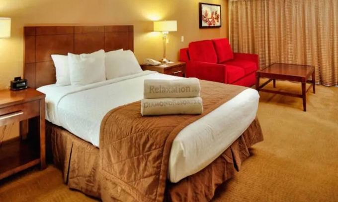 Oak Creek Condo | DREAMY VIEWS! POOLS! GOLF! 2 KITCHENS 2/2 Sleeps 8