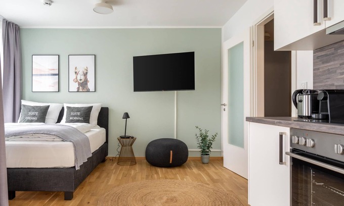 Innere Vorstadt Apartment | Dresden Wallstr | Suite L + Balcony