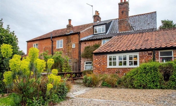 Wrentham House | Dressmaker's Cottage