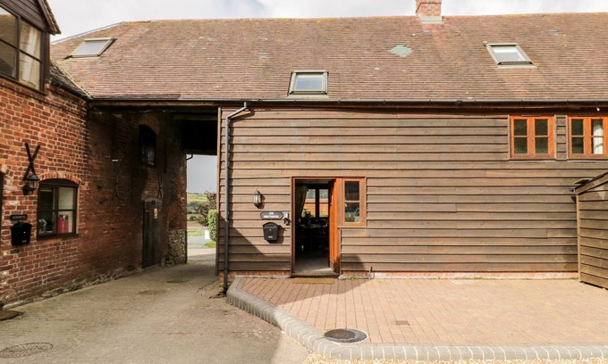 Church Stretton Cottage | DRIFTHOUSE, pet friendly, with open fire in Church Stretton