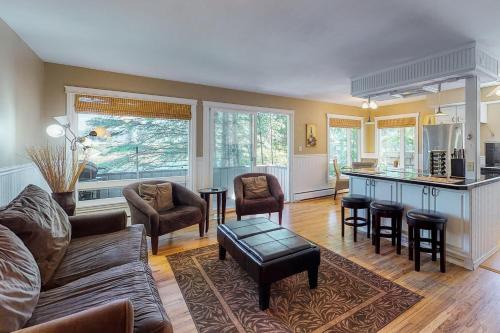 Sandpoint Apartment | Driftwood 5
