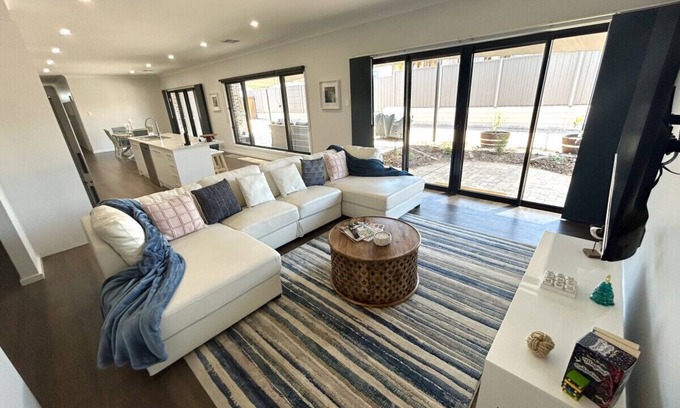 Port Hughes Apartment | Driftwood Cove - Immaculate Home in Port Hughes