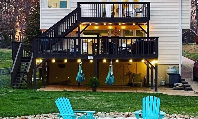 New London House | Driftwood Lake House- cozy , quiet cove!